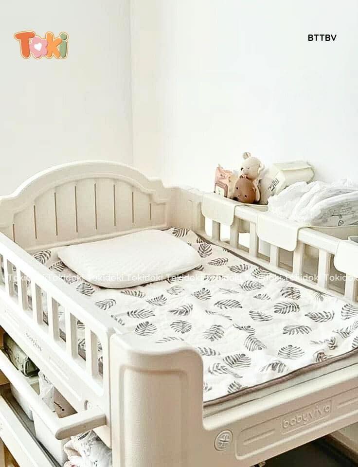 Bàn thay tã đa năng, bàn thay đồ cho bé có bánh xe di chuyển Babyviva