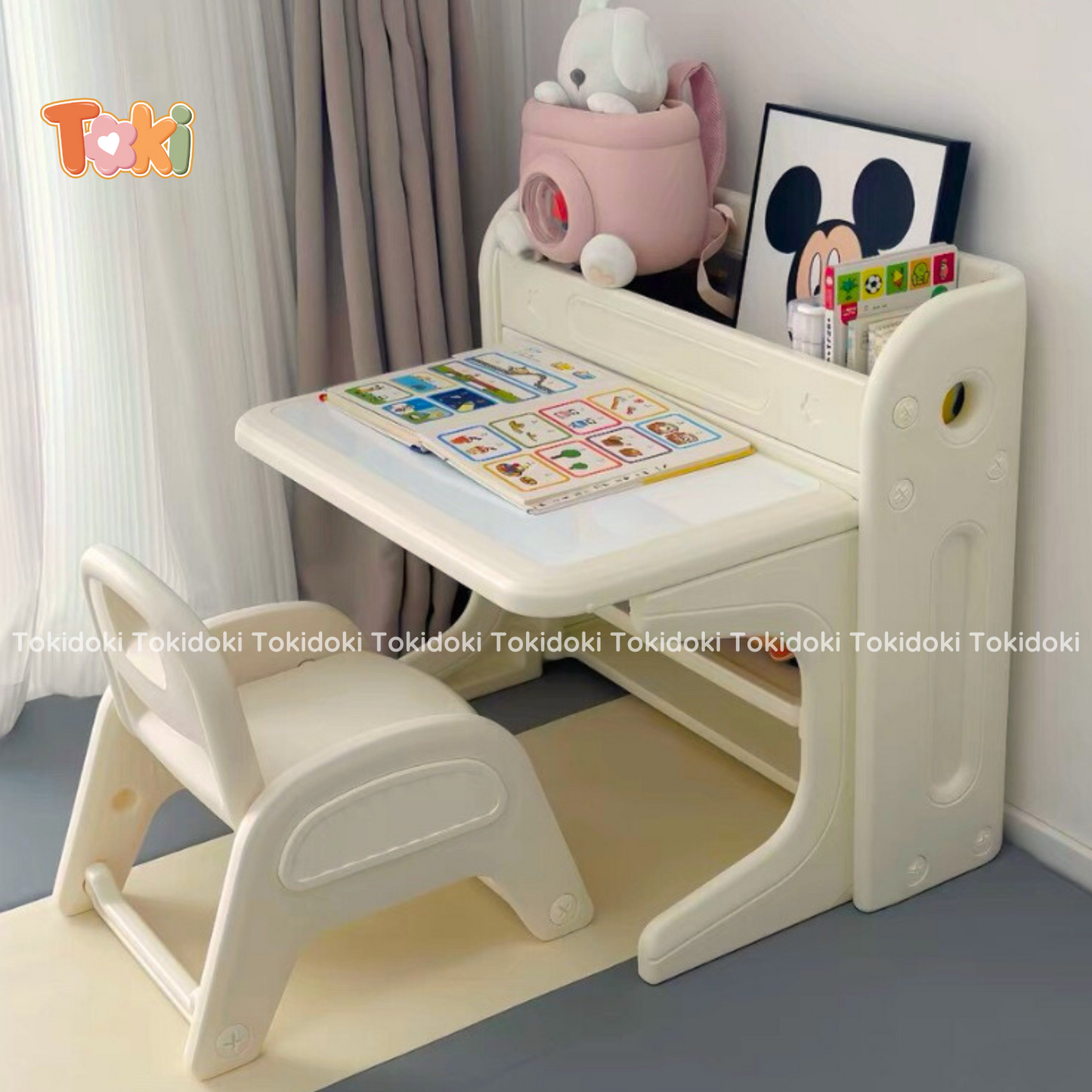 Bộ bàn học kèm ghế và bảng vẽ Babyviva